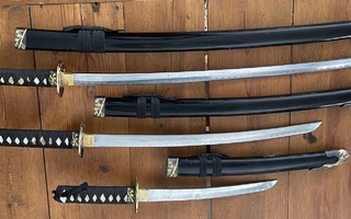 Kolme samurai miekkaa