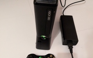 Xbox 360 s 250gb + 10 kpl pelejä