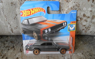 Hot Wheels Dodge Charger 500 - 69