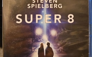 Super 8 (Blu-ray+DVD) J.J. Abrams, Steven Spielberg