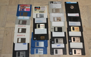 Amiga 3,5" diskejä korppuja ERÄ diskettejä levy levykkeitä