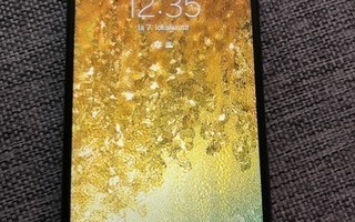 Samsung Galaxy A40 älypuhelin