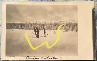 Valokuva rajavartijat taustana ”Kivitunturi” Savukoski 1920-