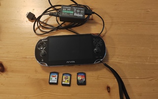 Sony Playstation Ps Vita kolmella pelillä