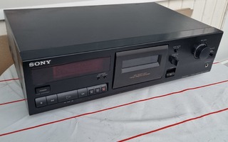 Sony TC-K215 kasettidekki.