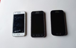 Samsung Galaxy  Älypuhelimet  Varaosiksi.