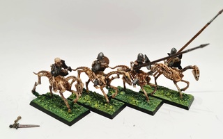 Warhammer Fantasy - 4kpl Skeleton Horsemen (80-luku) [F34]