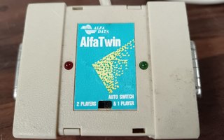 Alfa Twin Duo joystick adapteri. 1 gameportista kahteen.