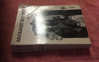 DEIGHTON HAUTAJAISET BERLIINISSÄ 1965 HYVÄ