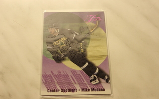 1994-95 Flair Spotligth Mike Modano #9of10