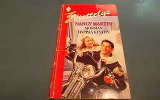 NANCY MARTIN - MORSIAN HYPPÄÄ KYYTIIN