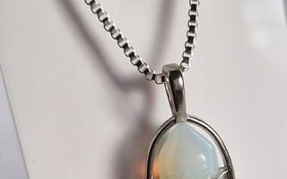 Opaali Chakra kiviriipus + 925 hopeaketju 51 cm