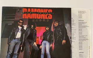 Ramones – Halfway To Sanity LP 1987