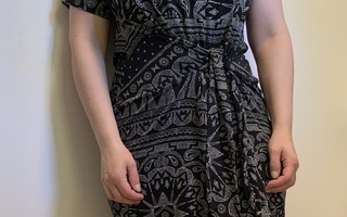 Lindex mustavalkoinen kuviollinen mekko S