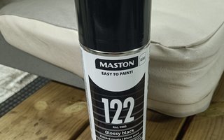 MASTON Spraymaali 122 kiiltävä musta