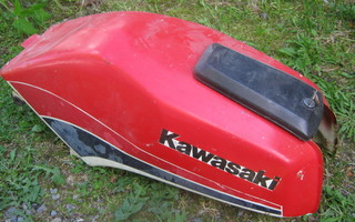 Kawasaki AR125 bensatankki