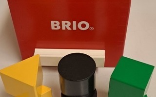 BRIO palikkalaatikko + 6 palikkaa