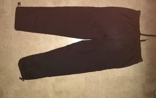 Reebok tuuli- ja urheiluhousut trikoot  mustat (152 cm )