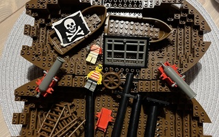 Lego pirates laivojen osia