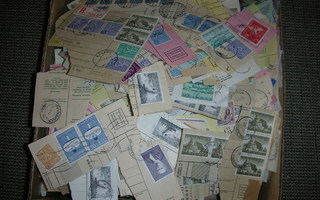 Laatikollinen vanhaa postimerkkileikettä ennen vuotta 1963