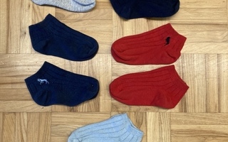 5 paria varrettomia sukkia pituus n.14 cm