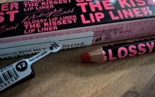 Glossy Lip Liner The Kissest Lip Liner / Huultenrajauskynä