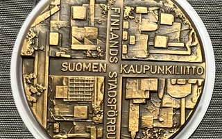 Mitali Suomen kaupunkiliitto 1912-1972