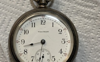 Waltham -hopeinen taskukello