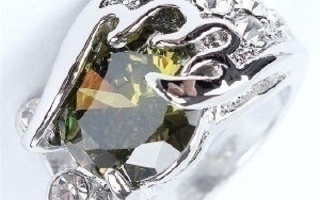56 .. 14k White Swarovski Crystal Emerald .. Sormus