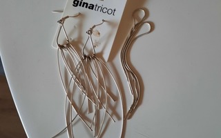 Korvakorut,metallia,pituus 8 cm Gina tricot
