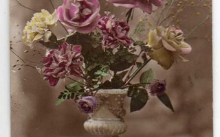 KUKKIA / Tyylikäs ranskalainen ruususommitelma. 1900-l.