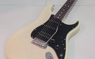 Fender Special Stratocaster HSS MIM Sähkökitara