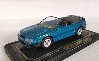 1:24 Majorette Ford Mustang SN95 Convertible