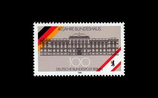 Berlin 867 ** Liittopäivätalo 40v (1990)