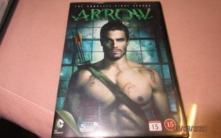 Arrow 1.Kausi (DVD) }