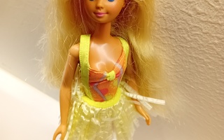 Hawaiian fun Skipper Barbie 1990