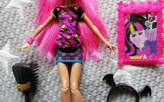 Monster high nukke