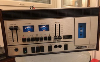 Tandberg TCD 330 -kasettidekki