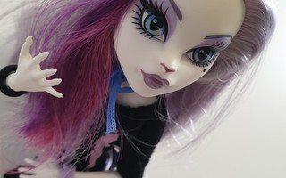 Monster High Catrine Demew