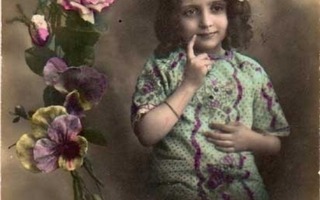 LAPSI / Upea kukkaköynnös ja tumma kaunis lapsi. 1900-l.