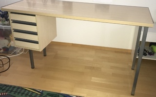 Työpöytä / koulupöytä / toimistopöytä 125 x 46 cm