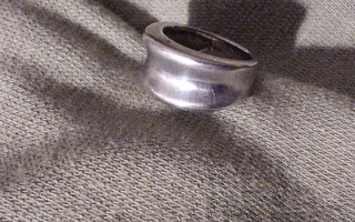 Hopeinen paksu sormus 925 16,5 mm
