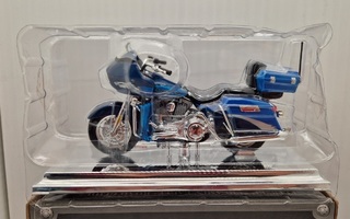 Harley Davidson pienoismalli Sceraming Eagle Road Glide 1:18