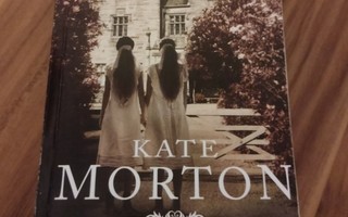 Kate Morton: Kaukaiset hetket