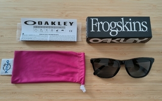 Oakley Frogskins-aurinkolasit-uudet-ovh 129€