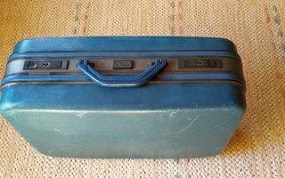 Pieni matkalaukku, koko 52 x 40x21 cm