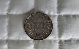 200 markkaa