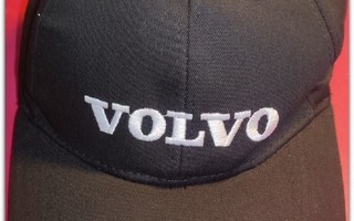 Uusi ja käyttämätön brodeerattu Volvo lippalakki #30066