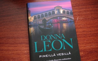 Donna Leon: Pimeillä vesillä (2022)