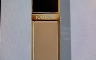 AITO TOM FORD UUSI MEIKKIVOIDE 30ML SÄVY 0,4 ROSE